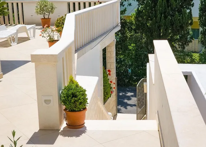 Apartments Nikolina